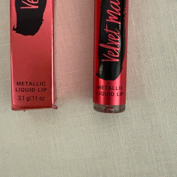 Victoria Secret Velvet Matte Metallic Liquid Lip Fiery Red Lipstick Wand Glam - Picture 2 of 9